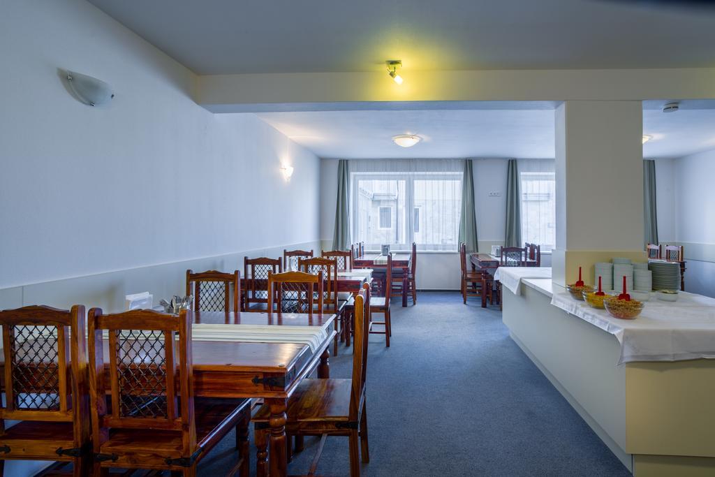 卡尼池本酒店 Třeboň 外观 照片