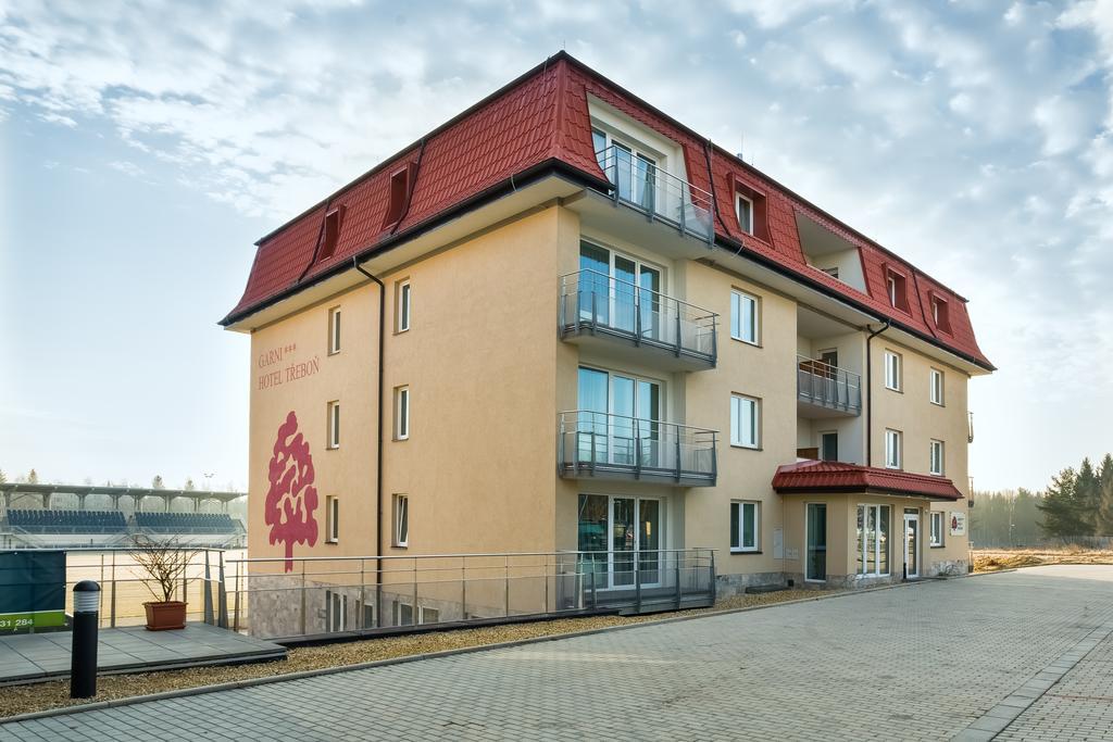 卡尼池本酒店 Třeboň 外观 照片
