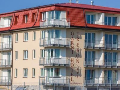 卡尼池本酒店 Třeboň 外观 照片